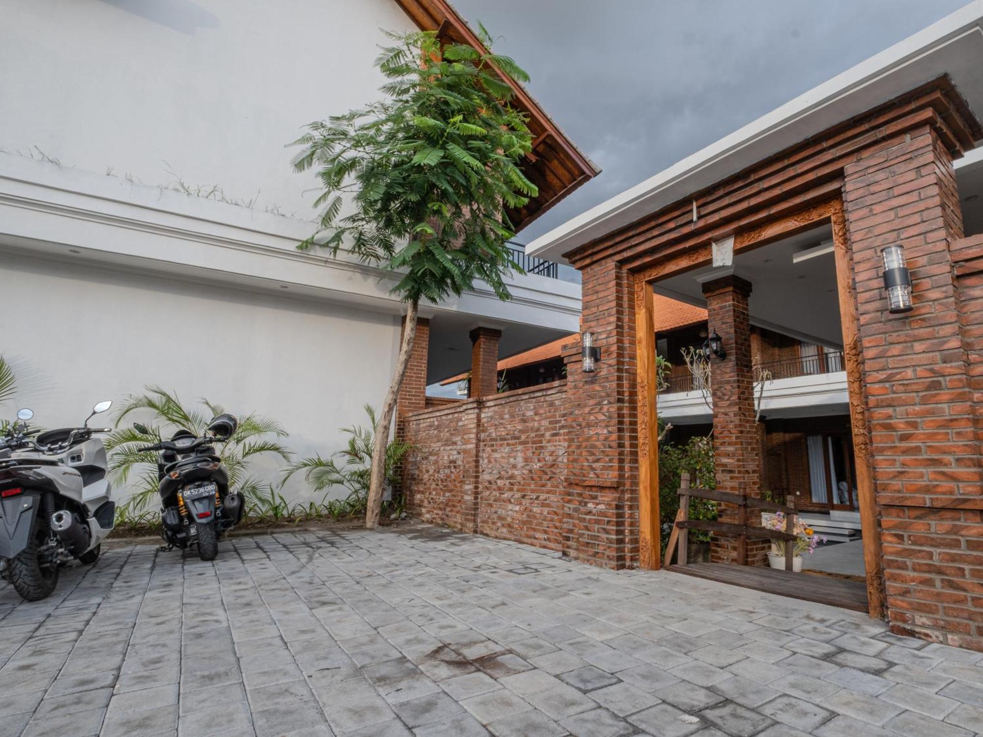 Bali Bata Canggu Guesthouse Exterior photo