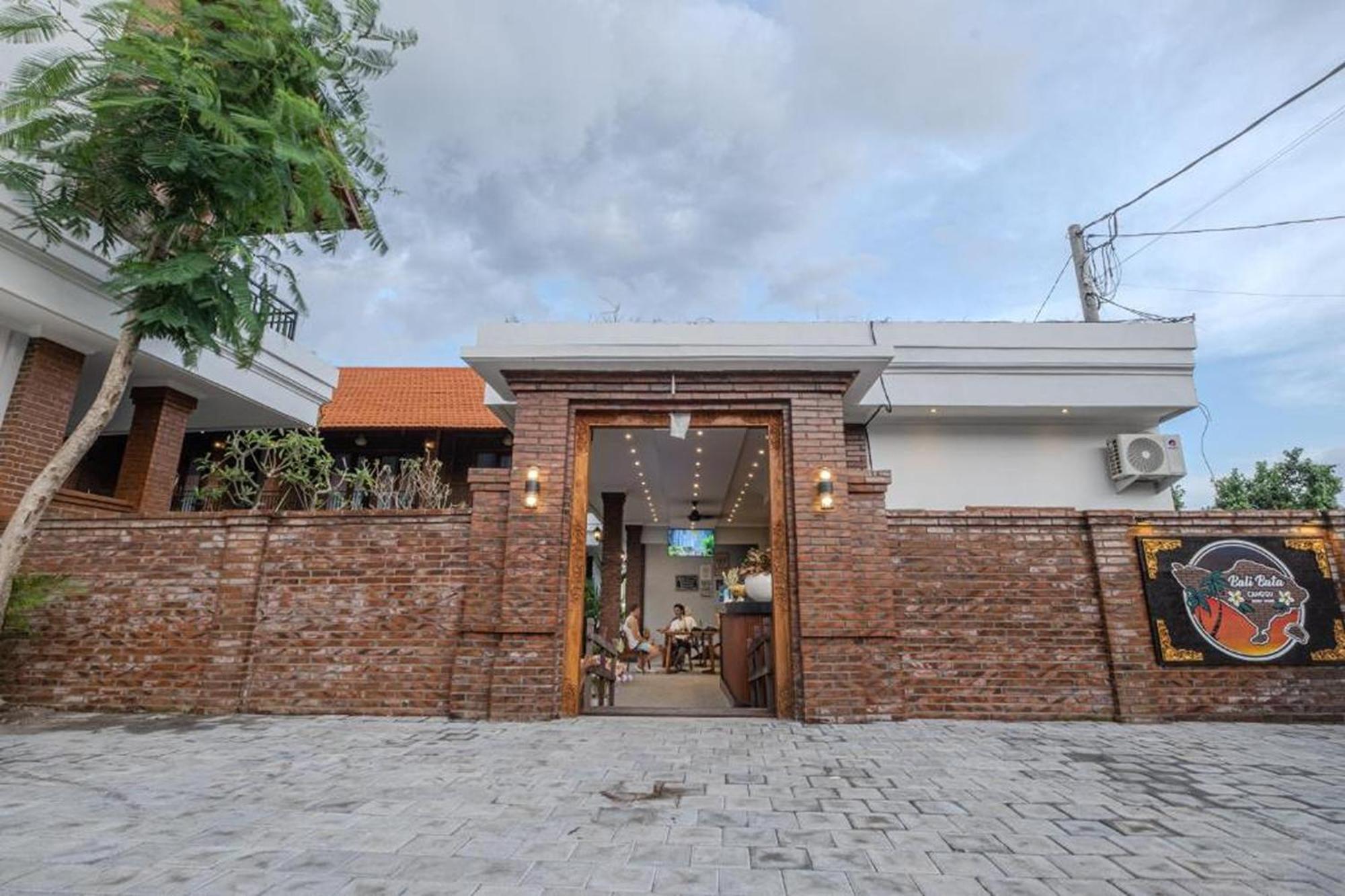 Bali Bata Canggu Guesthouse Exterior photo